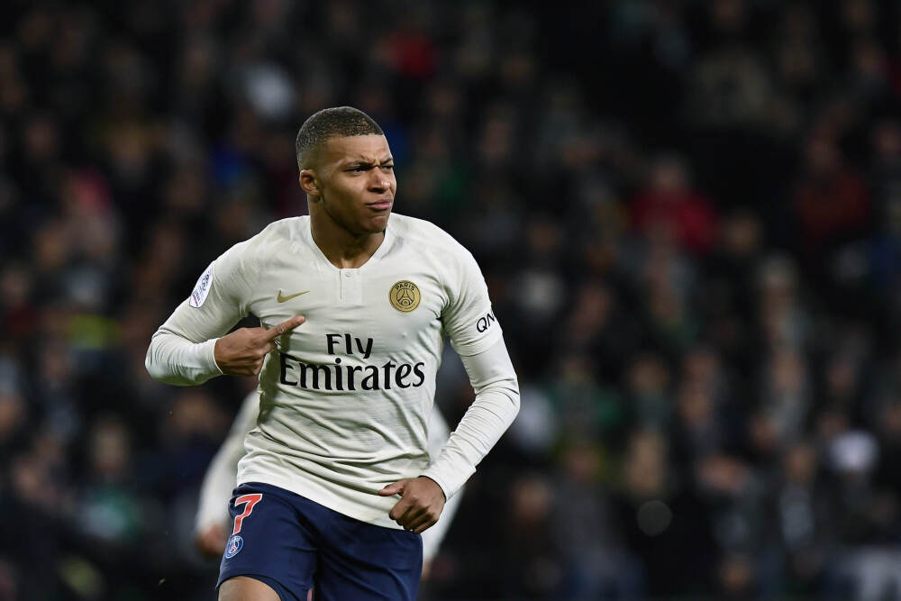 火记: 阿门很可能成为NBA最年轻两次入选最佳一防的球员